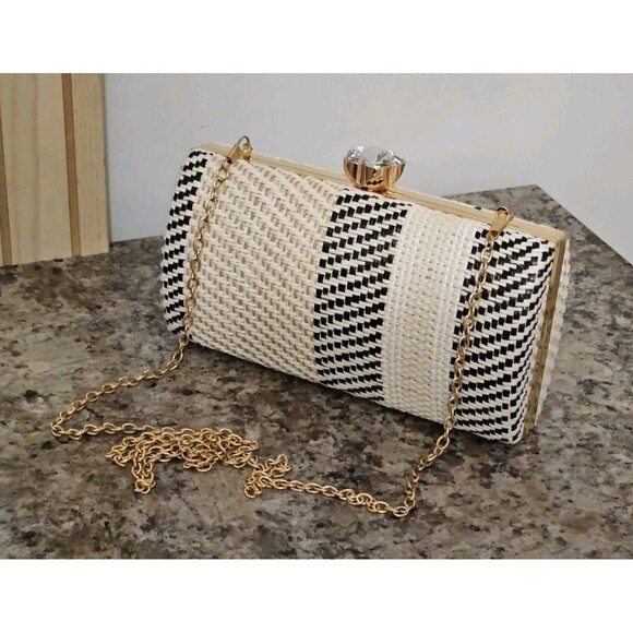 Beautiful Alessia Woven Straw Beige & Black Stripe Clutch Purse W/ Chain 8" - Picture 1 of 10